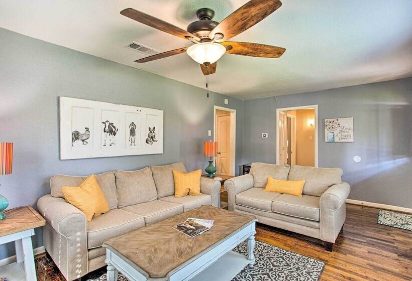 Gigi S Place  W/ Fire Pit, Half Mile To Dtwn