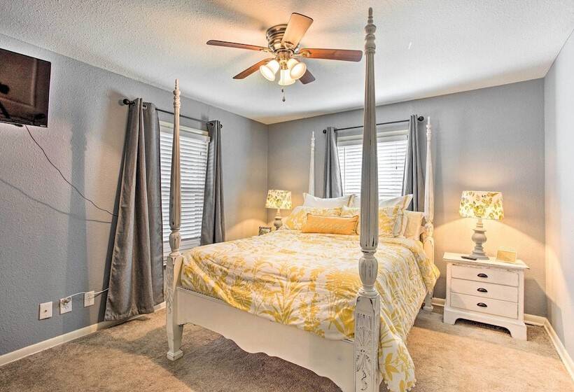 Gigi S Place  W/ Fire Pit, Half Mile To Dtwn