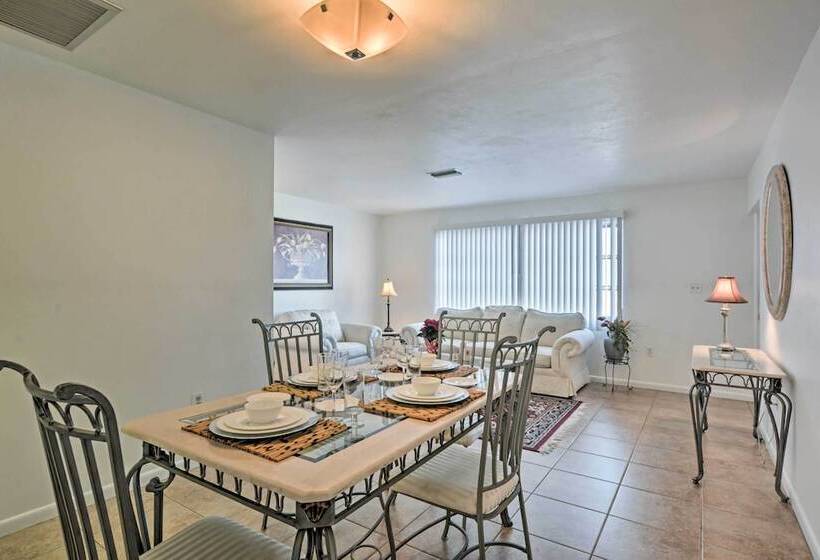 Gorgeous Cape Coral Duplex Home W/ Modern Interior