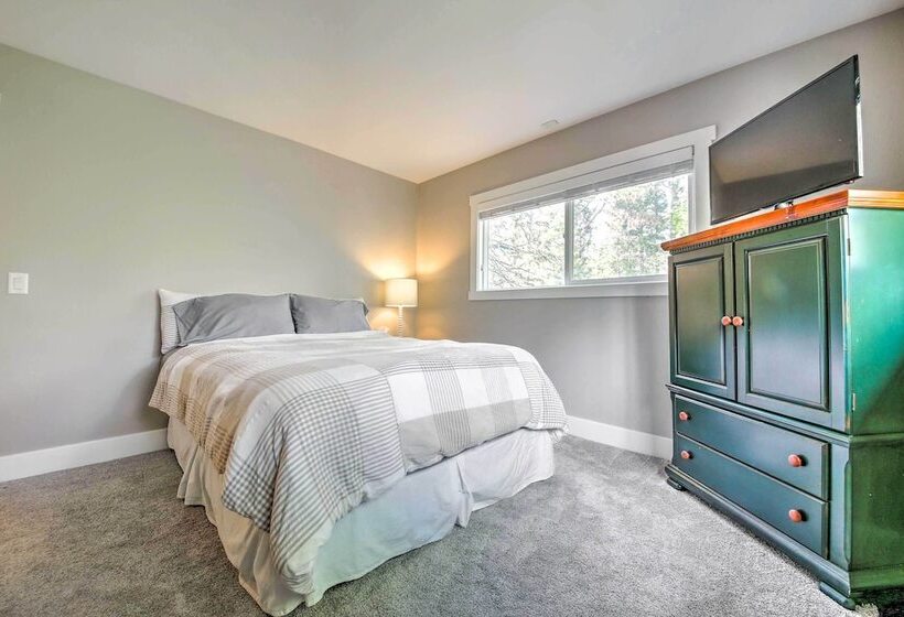 Gorgeous Lake Arrowhead Retreat: Game Room & Deck