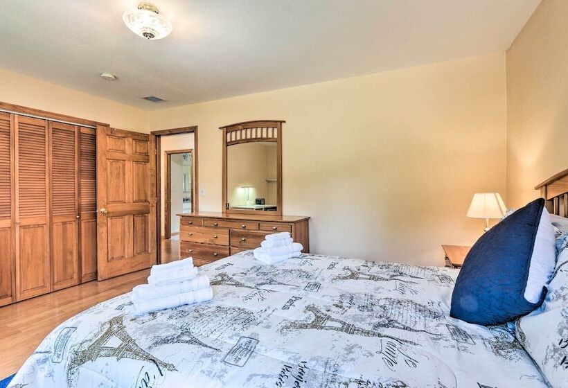 Granby Home W/ Deck < 1/2 Mi To Aldrich Lake!