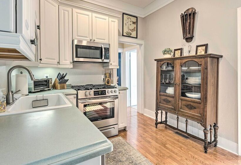 Historic 1891 Ocala Apartment W/ Original Touches!