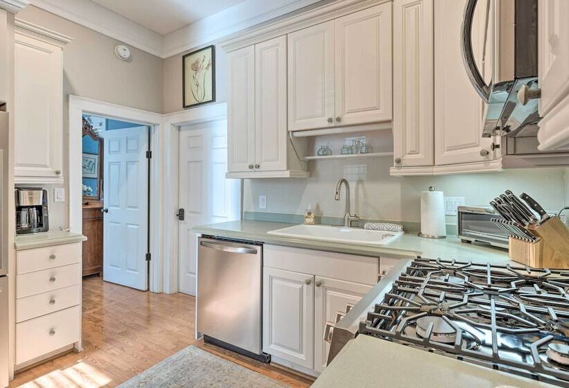 Historic 1891 Ocala Apartment W/ Original Touches!