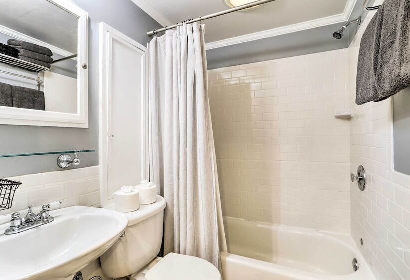 Historic Home W/ Garden: Walk To Center City!