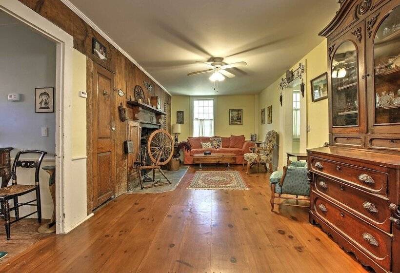 Historic Huntington Home   Walk To Westfield River