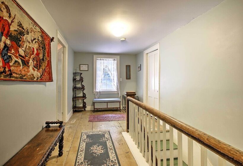 Historic Huntington Home   Walk To Westfield River