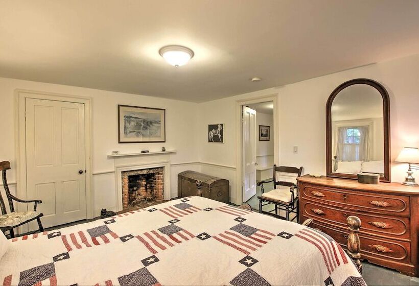 Historic Huntington Home   Walk To Westfield River