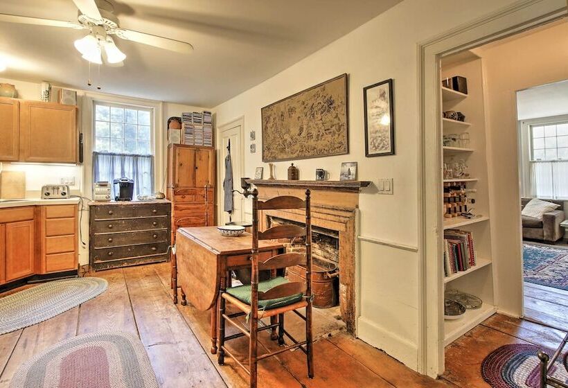 Historic Huntington Home   Walk To Westfield River