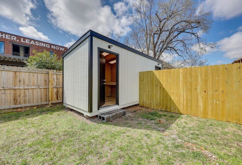 Home: Grassy Yard, Walk To Bentonville Square