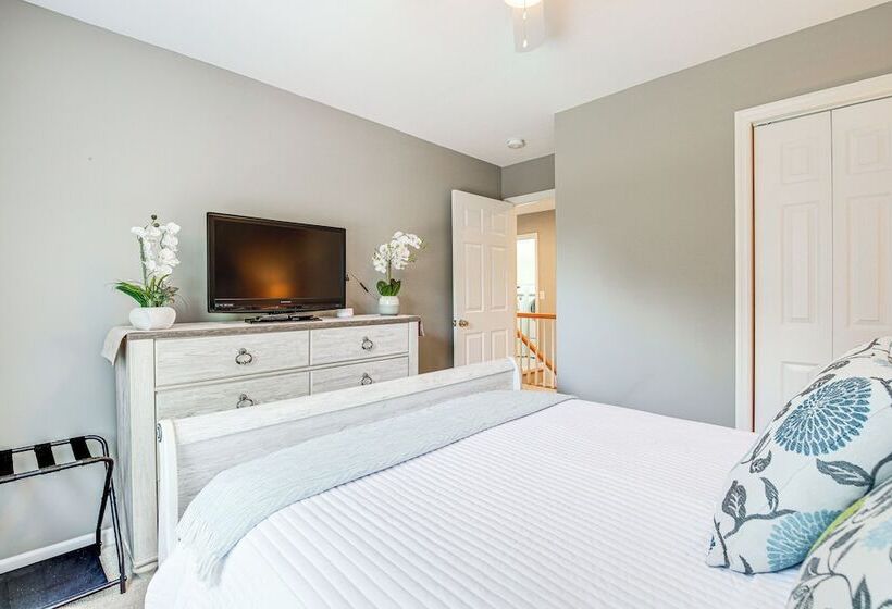 Home Sweet Home  W/ Private Pool + Patio!