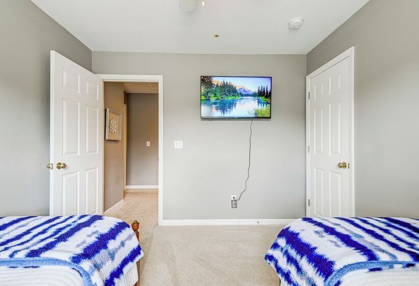 Home Sweet Home  W/ Private Pool + Patio!