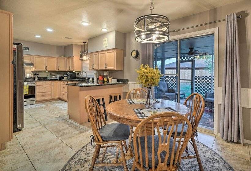 Home W/ Screened Porch ~ 10 Miles To Dtwn Okc!