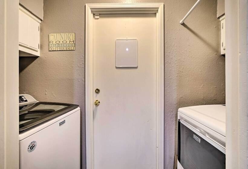 Home W/ Screened Porch ~ 10 Miles To Dtwn Okc!