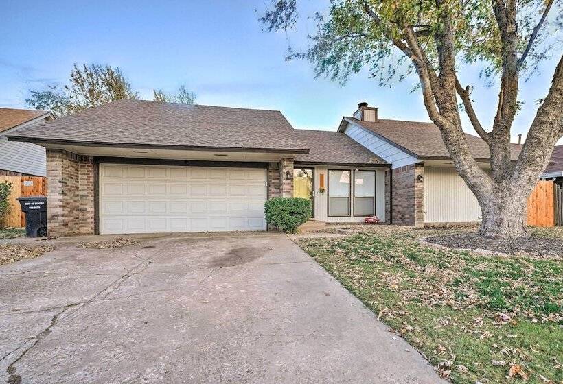 Home W/ Screened Porch ~ 10 Miles To Dtwn Okc!