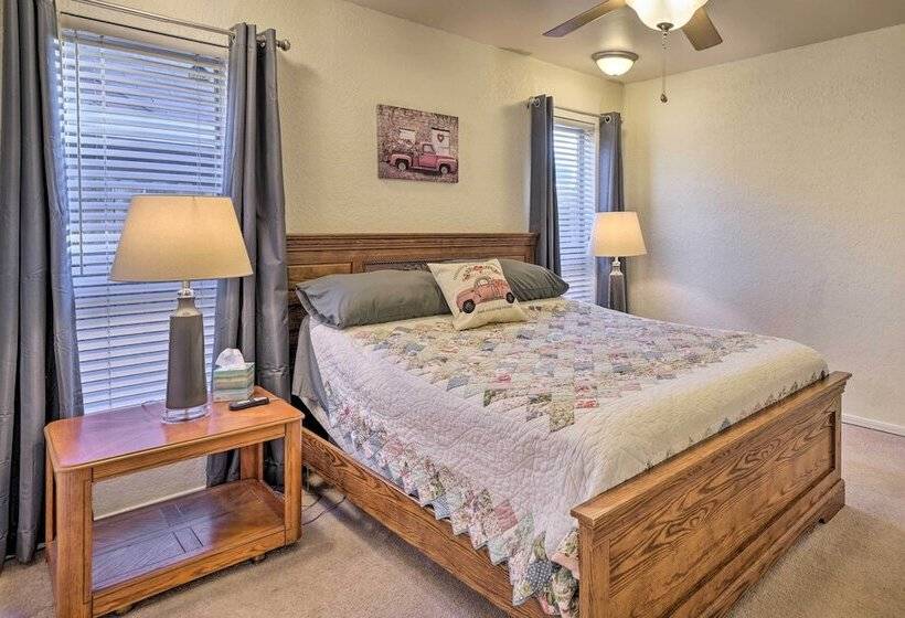 Home W/ Screened Porch ~ 10 Miles To Dtwn Okc!