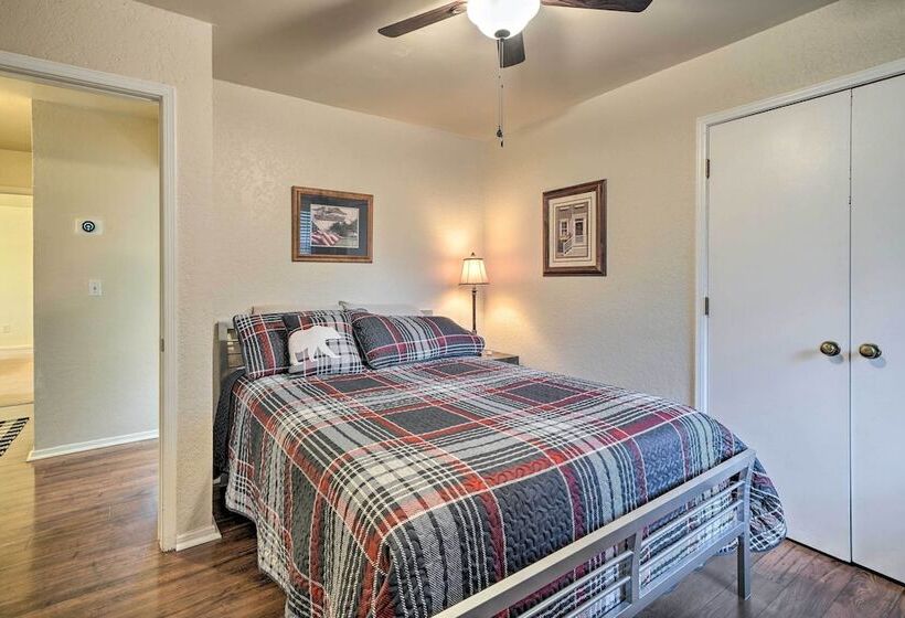 Home W/ Screened Porch ~ 10 Miles To Dtwn Okc!