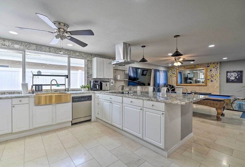 Home W/ Private Pool Near Las Vegas Strip!