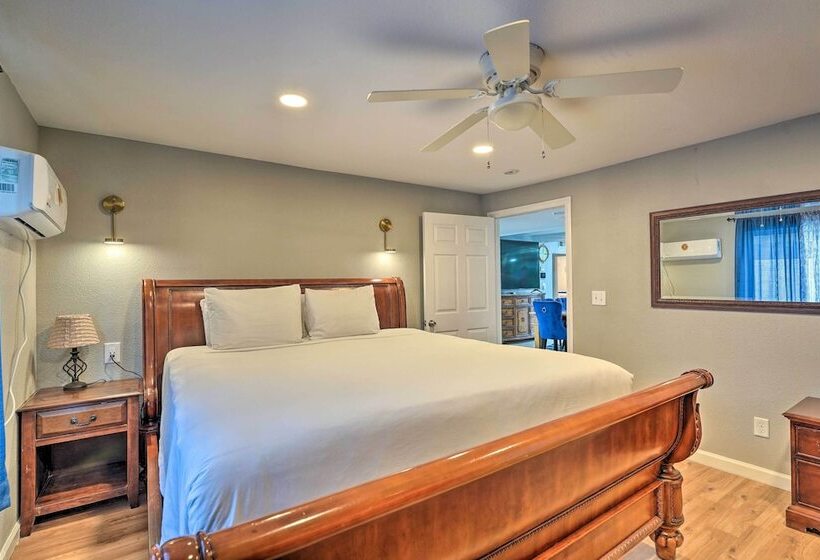 Home W/ Private Pool   Near Las Vegas Strip!