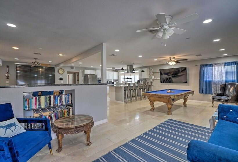 Home W/ Private Pool Near Las Vegas Strip!