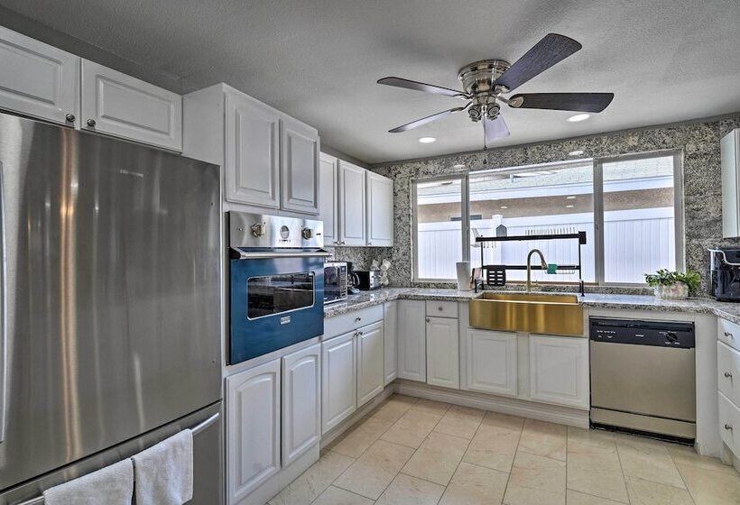 Home W/ Private Pool Near Las Vegas Strip!