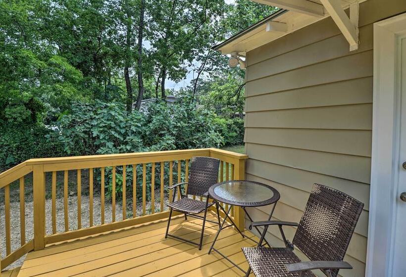 1/2 Mi To Oaklawn Casino: Hot Springs Getaway!