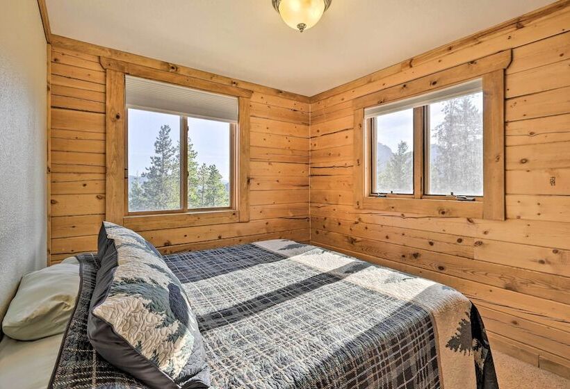 Idaho Springs Cabin W/ Gorgeous Mtn Views!
