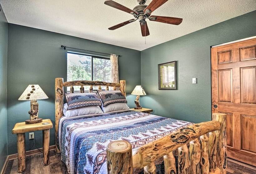 Idyllic Cabin W/ Grill & Panoramic Mtn Views!