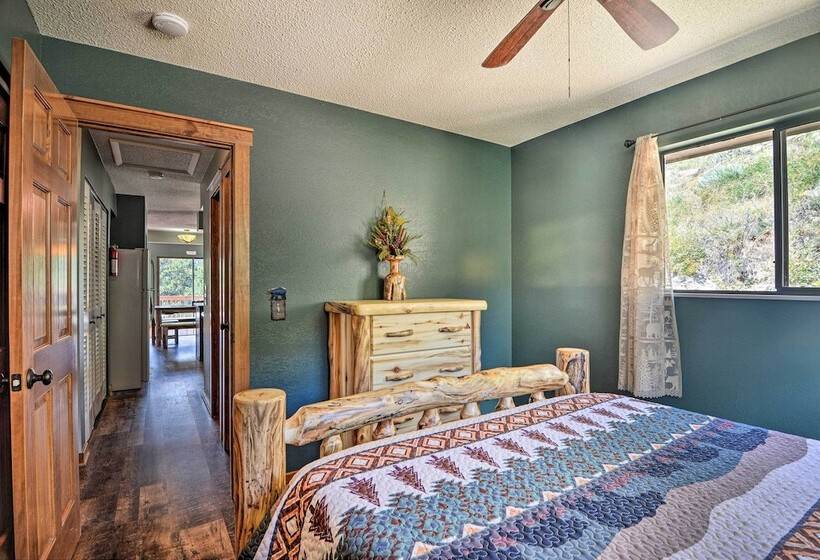 Idyllic Cabin W/ Grill & Panoramic Mtn Views!