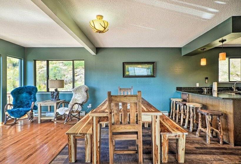 Idyllic Cabin W/ Grill & Panoramic Mtn Views!