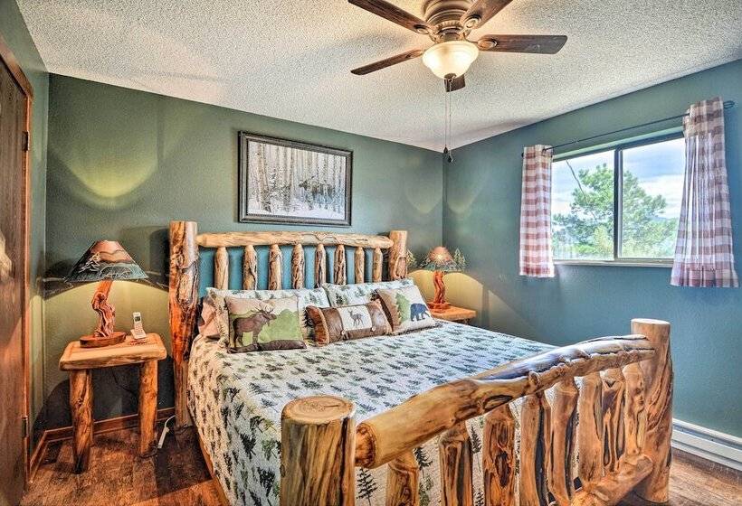 Idyllic Cabin W/ Grill & Panoramic Mtn Views!