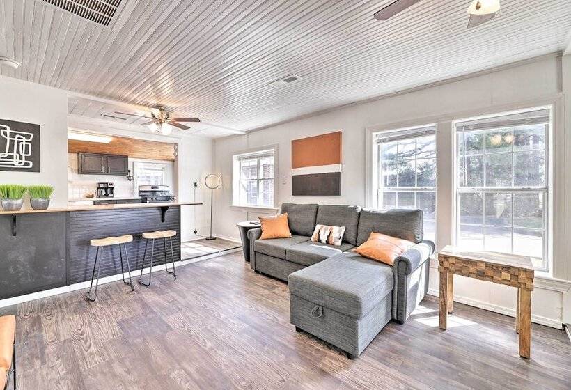 Idyllic Fayetteville Home   Walk To Ua Campus!