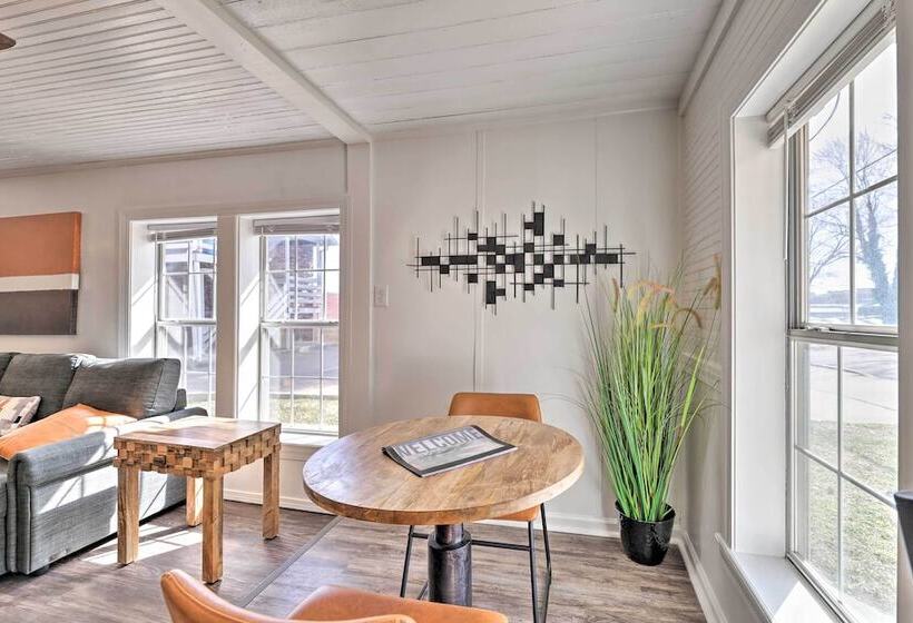 Idyllic Fayetteville Home   Walk To Ua Campus!