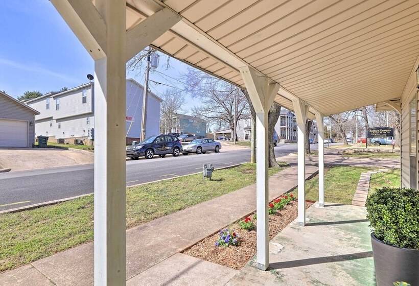 Idyllic Fayetteville Home   Walk To Ua Campus!