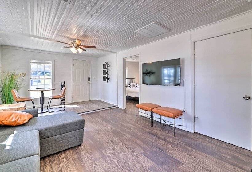 Idyllic Fayetteville Home   Walk To Ua Campus!