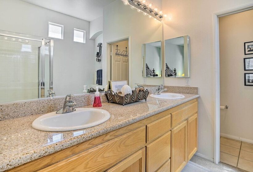 2 Mi To Coachella: Indio Home W/ Fire Pit!