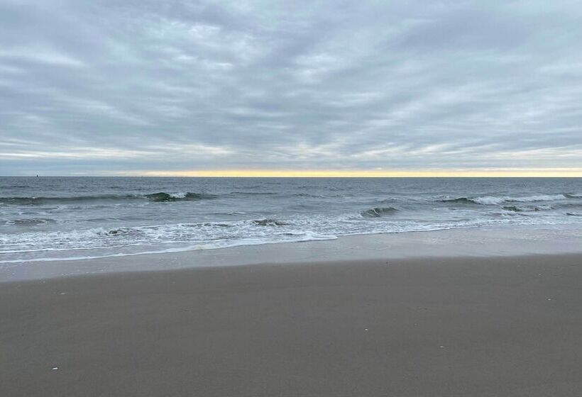Idyllic Oceanfront Home On Atlantic City Boardwalk