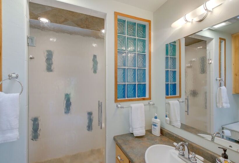 Idyllic Sturgeon Bay Cabin W/ Fire Pit + View