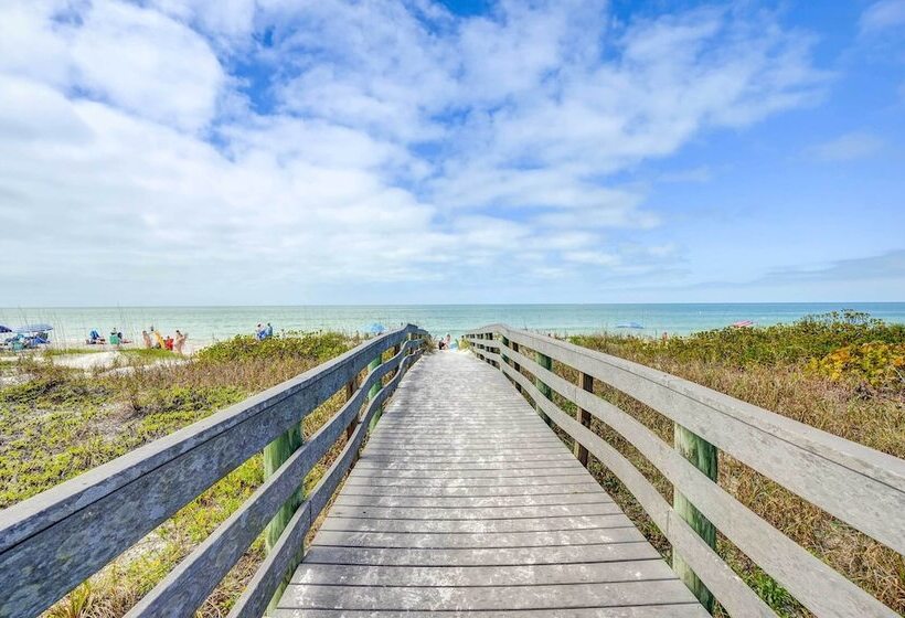 Indian Rocks Beach Cottage, Walk To Beach!