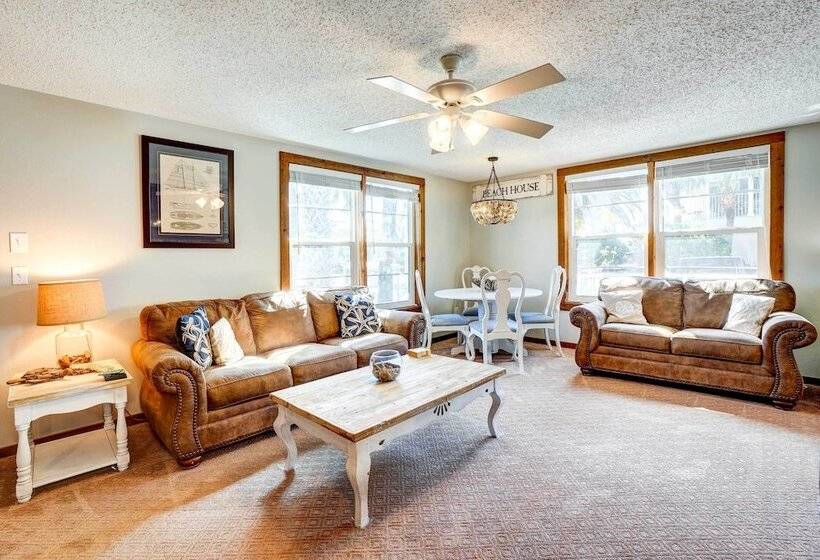 Indian Rocks Beach Cottage, Walk To Beach!