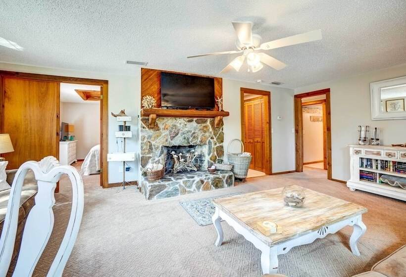 Indian Rocks Beach Cottage, Walk To Beach!