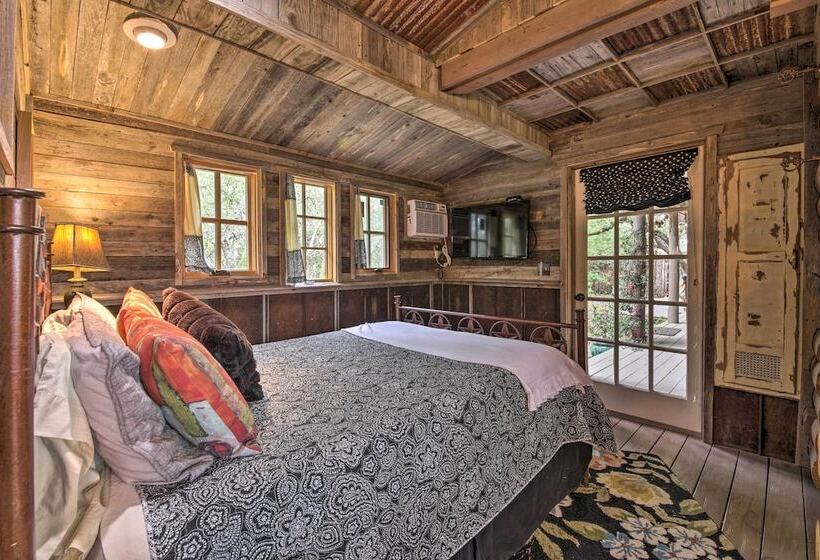 Inn The Woods Family Cabin W/ Hot Tub & Fire Pit