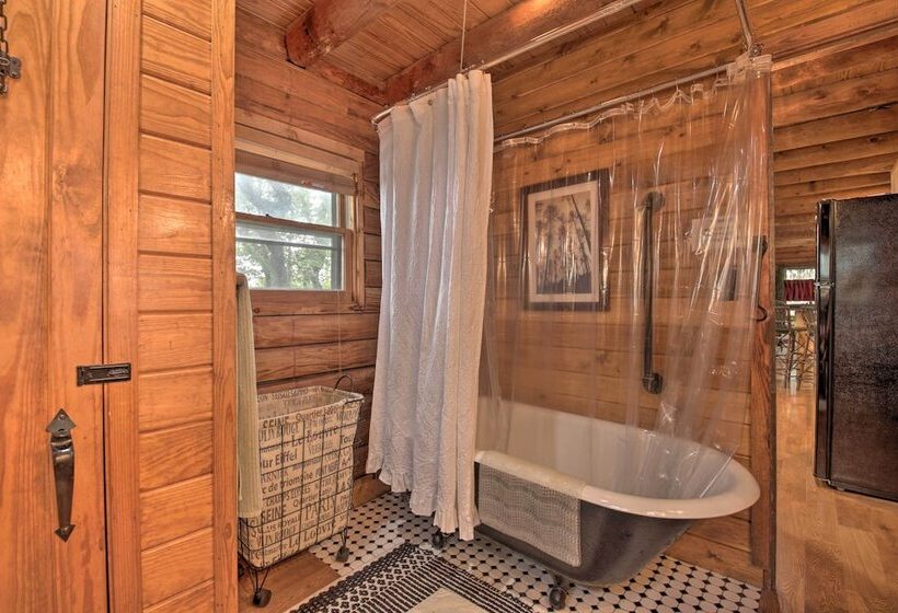 Inn The Woods Family Cabin W/ Hot Tub & Fire Pit