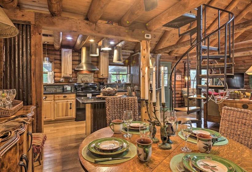 Inn The Woods  Family Cabin W/ Hot Tub & Fire Pit