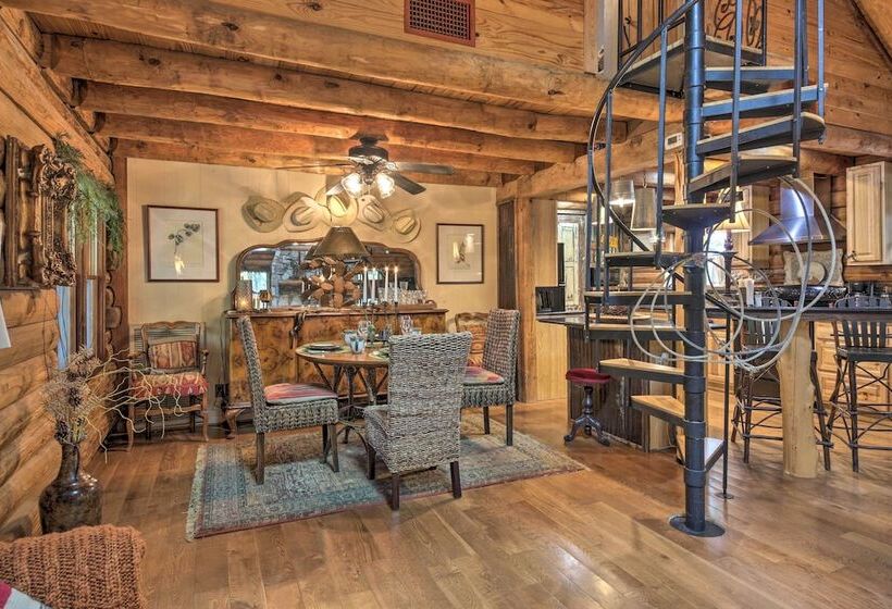 Inn The Woods Family Cabin W/ Hot Tub & Fire Pit