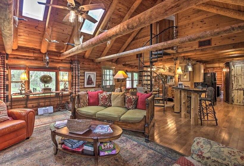 Inn The Woods  Family Cabin W/ Hot Tub & Fire Pit