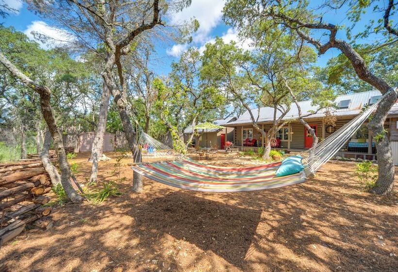 Inn The Woods Family Cabin W/ Hot Tub & Fire Pit