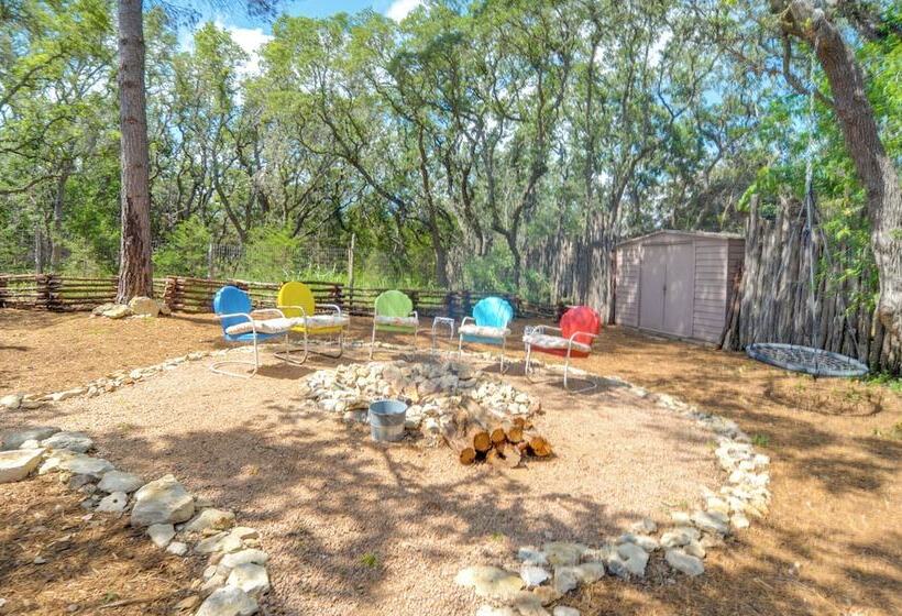 Inn The Woods  Family Cabin W/ Hot Tub & Fire Pit