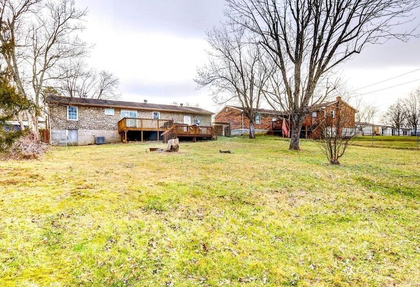 Inviting Frankfort Home Near Bourbon Trail!