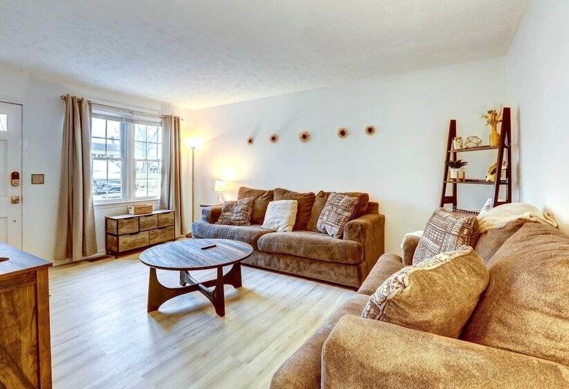 Inviting Frankfort Home Near Bourbon Trail!