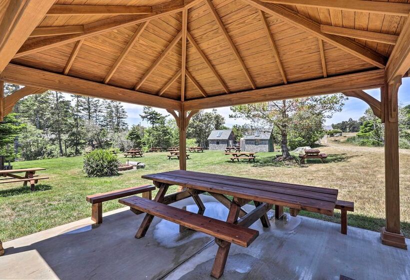 Irish Beach Cottage W/ Beach Access & Ocean Views